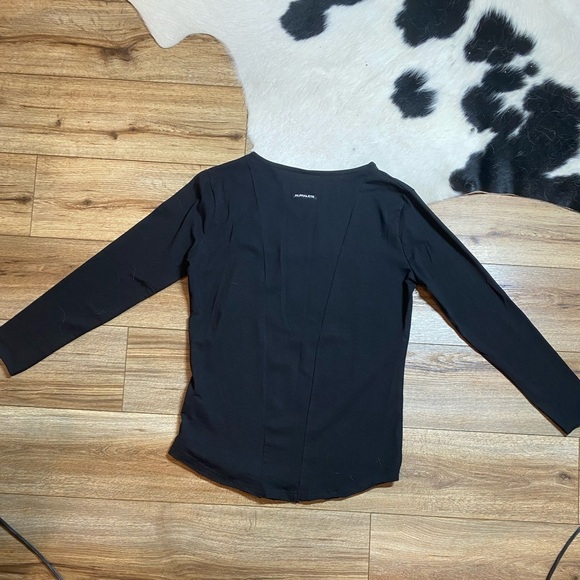 Alphalete Lifestyle Fit Long Sleeve T-Shirt in black. - Picture 6 of 7